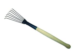 Грабельки веерные провол. 7 зуб. с дер. чер. 600х130мм-10 ИА