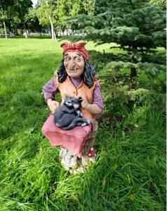 Баба-Яга на ступе с котом 41х78см (ПОЛИСТОУН) - Э