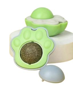 Игрушка WOGY д-кошек Лапка 5.2х5.4х3.2см d=2.5см с вращающимся мятным шариком, на липкой ленте, микс