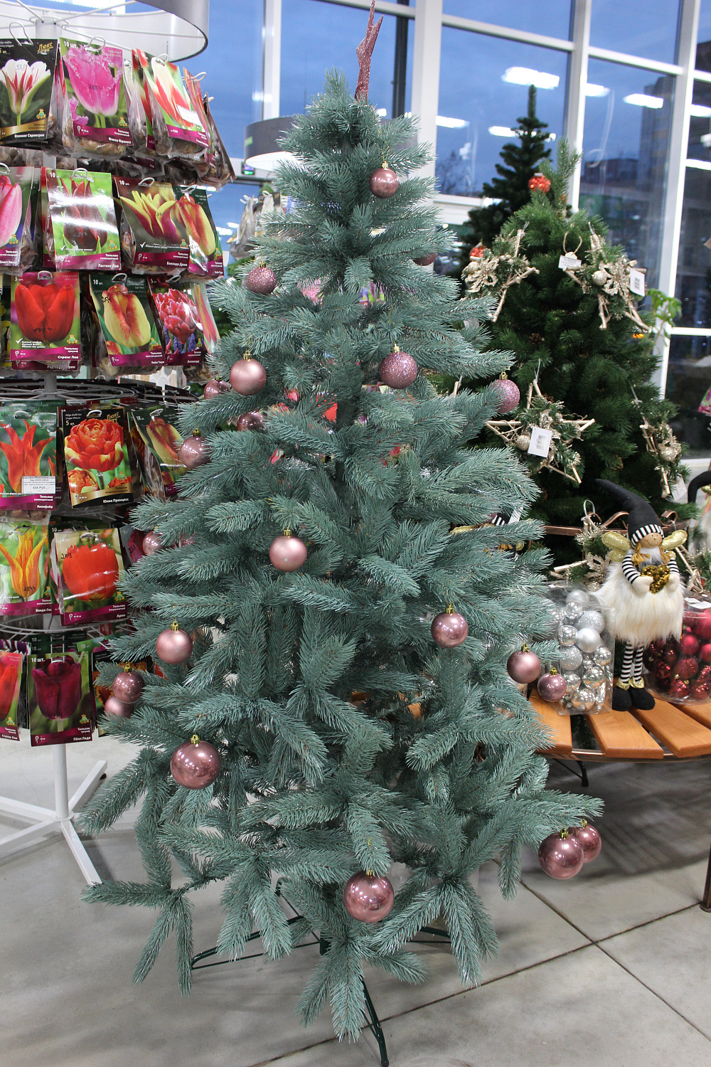 8 советов, как выбрать искусственную ель