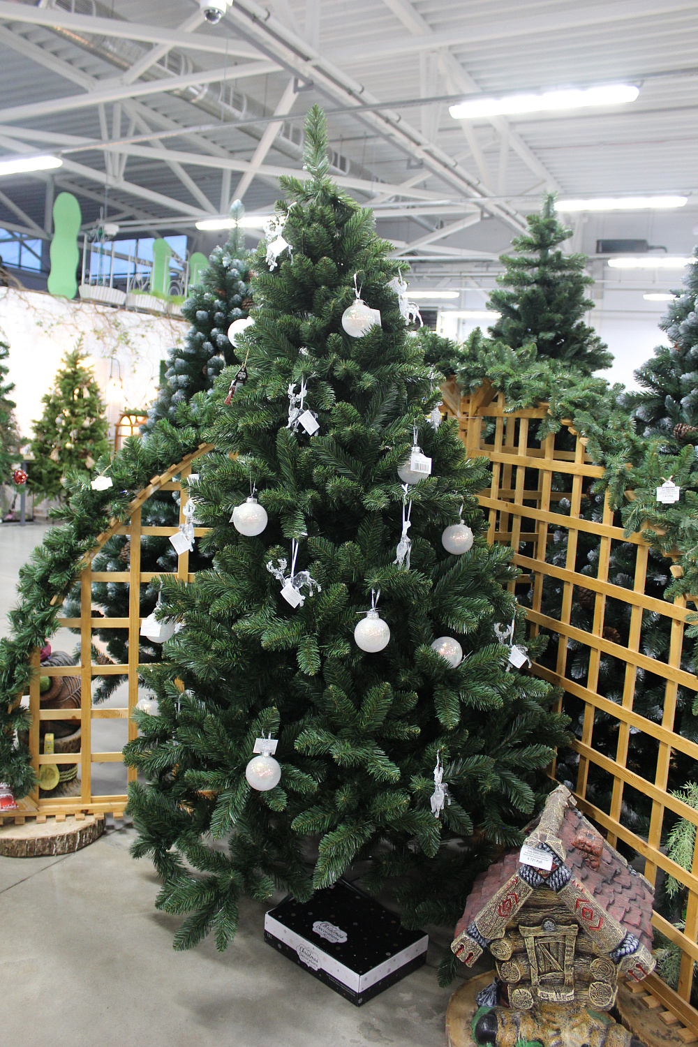 8 советов, как выбрать искусственную ель