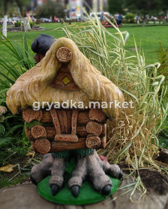 Избушка с соломенной крышей Ф070